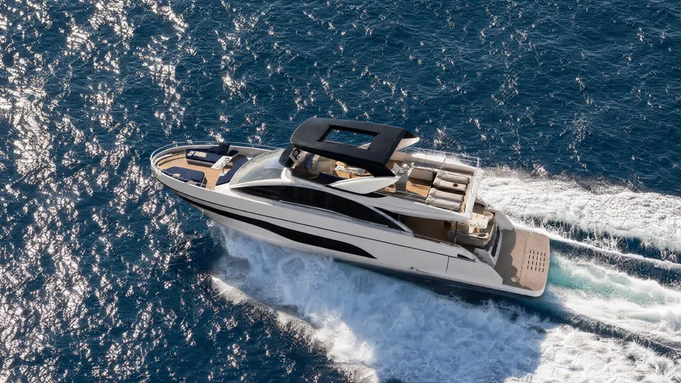 Intermarine 25M — foto 1 de 18