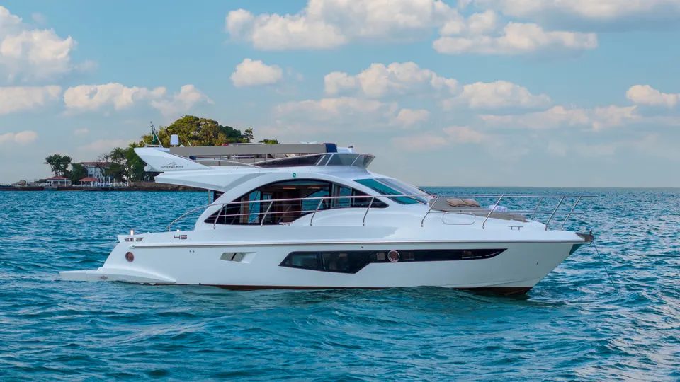 Intermarine 45 navegando
