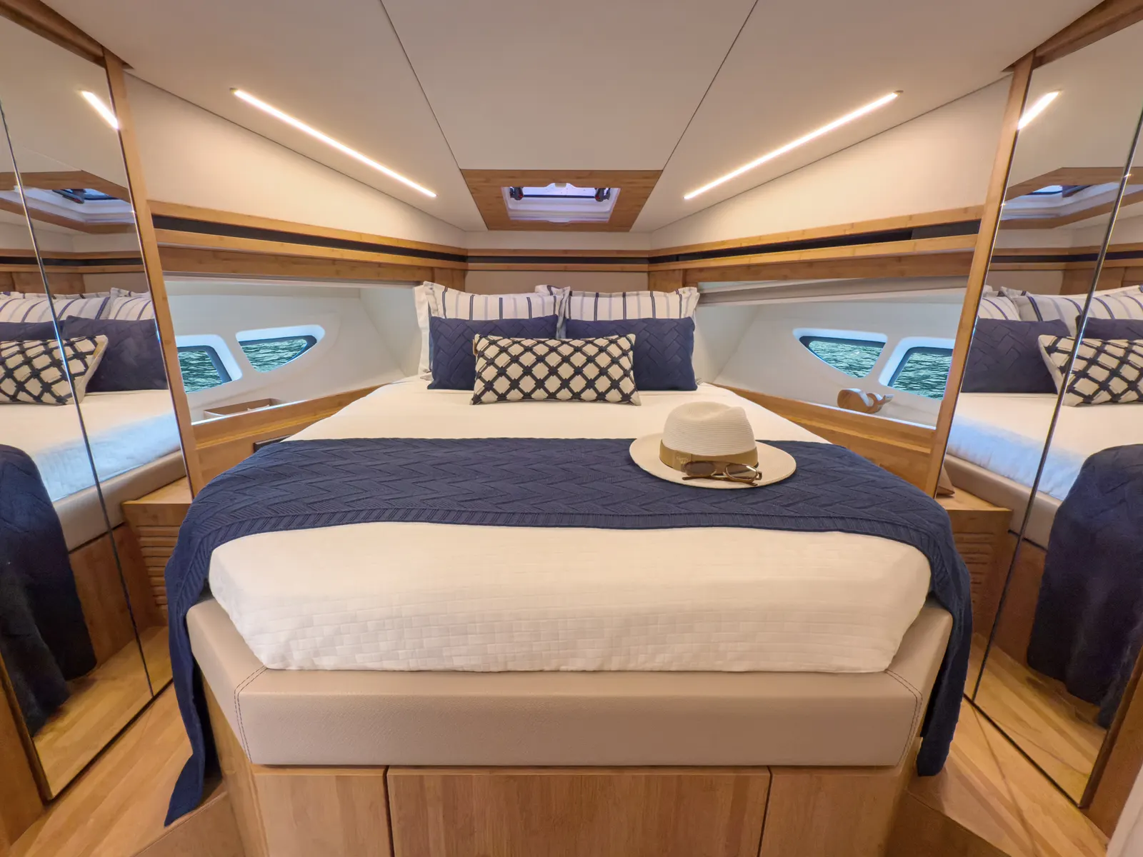 Intermarine 45 — um detalhe do acabamento, fotografia de acervo do estaleiro
