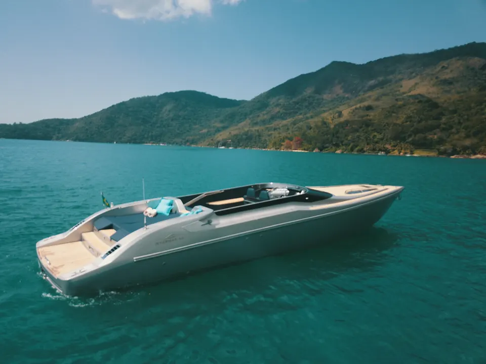Intermarine 48 Offshore navegando